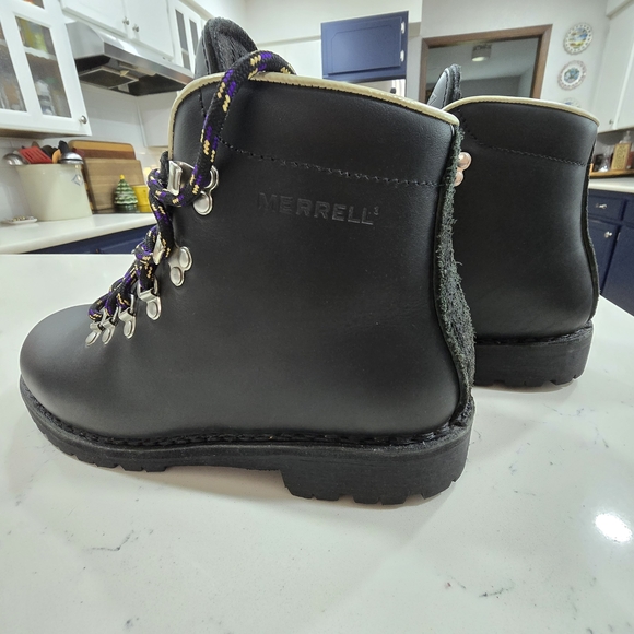 Merrell Wilderness Hiking Boots - Picture 6 of 10